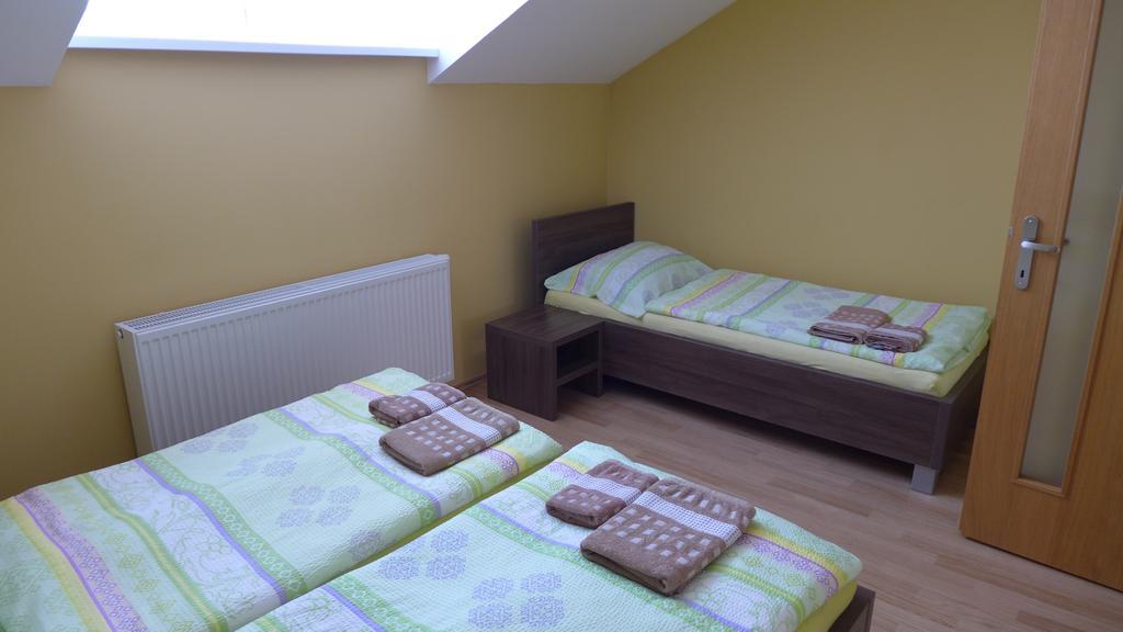 Park - Apartmany Na Prenajom Nové Mesto nad Váhom Bagian luar foto